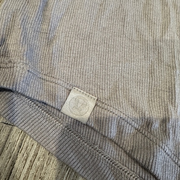 New without tags lululemon hold tight long sleeve - riverstone size 12 - Picture 5 of 7